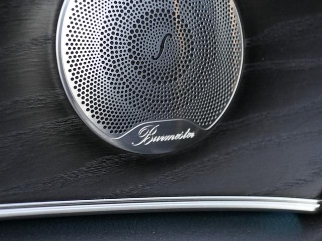 ＬＩＢＥＲＡＬＡは輸入車と本を愛される方々に少しだけ上質な時間が過ぎていくように、落ち着きのある空間をご用意しております。あなたにぴったりな少しハイセンスな図書館に遊びにいらしてください。