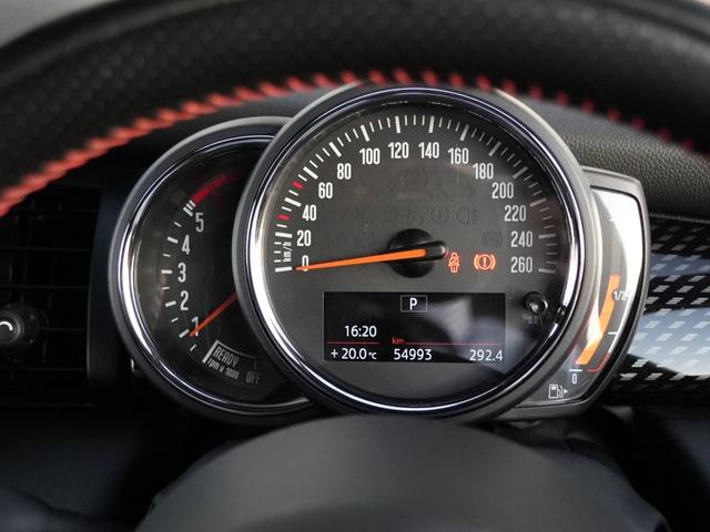 ＭＩＮＩ クーパーＳＤ　ＬＣＩモデル　インテリジェントセーフティ軽減ブレーキＡＣＣ　純正ナビＢｌｕｅｔｏｏｔｈバックカメラＭＩＮＩドライビングＭＯＤＥ　ＪＣＷステアリング　コンフォートアクセス　アンビエントライト前後ＰＤＣ（23枚目）