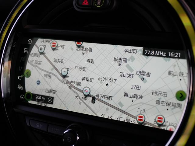 ＭＩＮＩ クーパーＳＤ　ＬＣＩモデル　インテリジェントセーフティ軽減ブレーキＡＣＣ　純正ナビＢｌｕｅｔｏｏｔｈバックカメラＭＩＮＩドライビングＭＯＤＥ　ＪＣＷステアリング　コンフォートアクセス　アンビエントライト前後ＰＤＣ（27枚目）