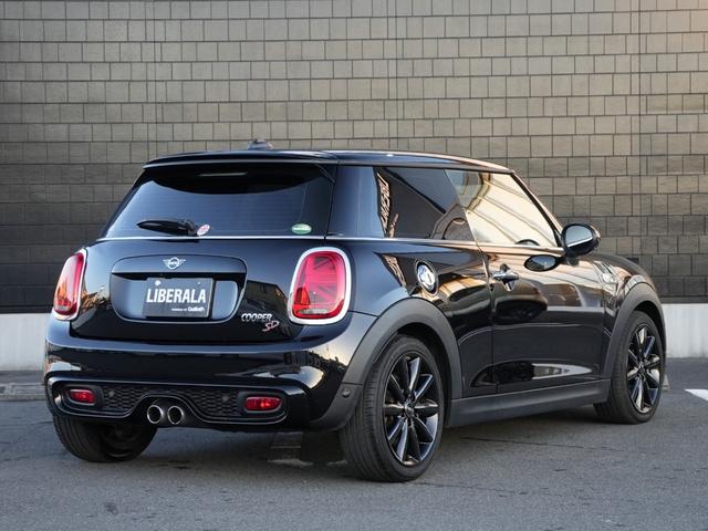 ＭＩＮＩ クーパーＳＤ　ＬＣＩモデル　インテリジェントセーフティ軽減ブレーキＡＣＣ　純正ナビＢｌｕｅｔｏｏｔｈバックカメラＭＩＮＩドライビングＭＯＤＥ　ＪＣＷステアリング　コンフォートアクセス　アンビエントライト前後ＰＤＣ（40枚目）