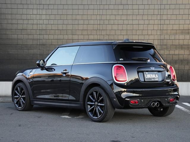 ＭＩＮＩ クーパーＳＤ　ＬＣＩモデル　インテリジェントセーフティ軽減ブレーキＡＣＣ　純正ナビＢｌｕｅｔｏｏｔｈバックカメラＭＩＮＩドライビングＭＯＤＥ　ＪＣＷステアリング　コンフォートアクセス　アンビエントライト前後ＰＤＣ（42枚目）