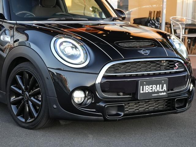 ＭＩＮＩ クーパーＳＤ　ＬＣＩモデル　インテリジェントセーフティ軽減ブレーキＡＣＣ　純正ナビＢｌｕｅｔｏｏｔｈバックカメラＭＩＮＩドライビングＭＯＤＥ　ＪＣＷステアリング　コンフォートアクセス　アンビエントライト前後ＰＤＣ（43枚目）