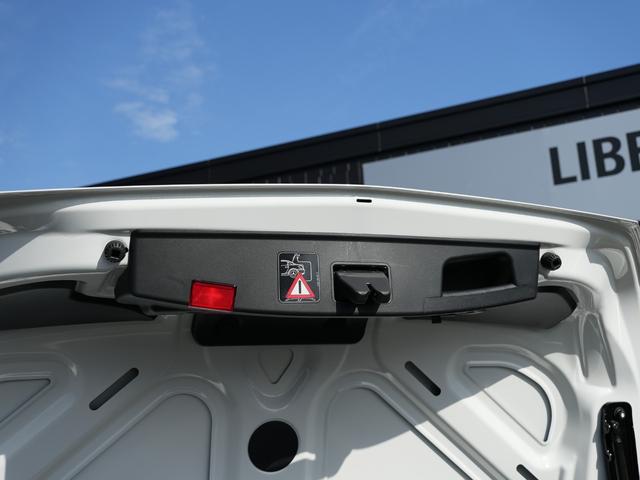 ＳＬＫ ＳＬＫ２００レーダーセーフティエディション　特別仕様車マジックスカイコントールバリオルーフレーダーセーフティＡＣＣ　レーンキープブラインドスポットモニター　ベンガルレッドレザーシートエアスカーフシートヒーターＣｏｍｍａｎｄＨＤＤナビフルセグＴＶ（13枚目）