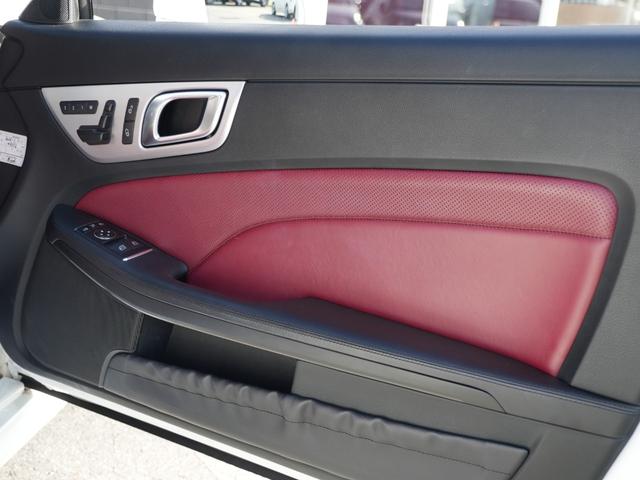 ＳＬＫ ＳＬＫ２００レーダーセーフティエディション　特別仕様車マジックスカイコントールバリオルーフレーダーセーフティＡＣＣ　レーンキープブラインドスポットモニター　ベンガルレッドレザーシートエアスカーフシートヒーターＣｏｍｍａｎｄＨＤＤナビフルセグＴＶ（18枚目）