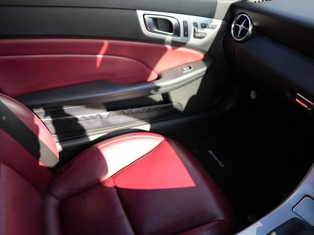 ＳＬＫ ＳＬＫ２００レーダーセーフティエディション　特別仕様車マジックスカイコントールバリオルーフレーダーセーフティＡＣＣ　レーンキープブラインドスポットモニター　ベンガルレッドレザーシートエアスカーフシートヒーターＣｏｍｍａｎｄＨＤＤナビフルセグＴＶ（37枚目）