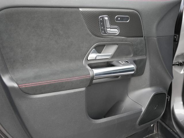 ＧＬＡクラス ＧＬＡ２００ｄ　４マチック　ＡＭＧライン　ワンオーナーアドバンスドＰＫＧ全方位カメラヘッドアップディスプレイＭＢＵＸナビフルセグＴＶＢｌｕｅｔｏｏｔｈ対応パワーバックドアハーフレザーシートシートヒーターメモリーパワーシートレーダーセーフティ（12枚目）