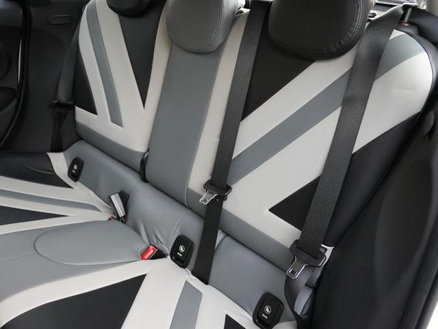 ＭＩＮＩ ヴィクトリア　ワンオーナー　ＣＡＢＡＮＡシートカバー　純正ＨＤＤナビＢｌｕｅｔｏｏｔｈ対応タッチパネル　ペッパーＰＫＧ　ＬＥＤヘッドライト　ＬＩＭコントロール　アイドリングストップ　キーレス　ＥＴＣ（10枚目）