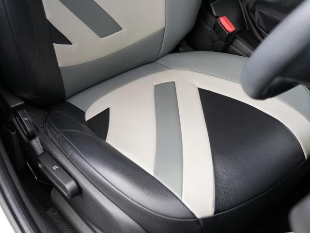 ＭＩＮＩ ヴィクトリア　ワンオーナー　ＣＡＢＡＮＡシートカバー　純正ＨＤＤナビＢｌｕｅｔｏｏｔｈ対応タッチパネル　ペッパーＰＫＧ　ＬＥＤヘッドライト　ＬＩＭコントロール　アイドリングストップ　キーレス　ＥＴＣ（18枚目）