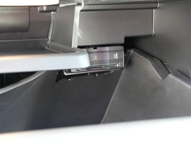 ＧＬＢ ＧＬＢ２００ｄ　ＡＭＧライン　レザーエクスクルーシブＰＫＧアドバンスドＰＫＧ　ＭＢＵＸナビフルセグＴＶＢｌｕｅｔｏｏｔｈ全方位カメラ赤黒コンビレザーシートシートヒーターＨＵＤパワーバックドアレーダーセーフティＰＫＧ前後ドラレコ（11枚目）