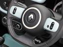 輸入車ディーラー採用のドライブレコーダーもお選び頂けます。万が一の事故の際のお守りとしていかがでしょうか?その他、様々なオプションもご用意しております。