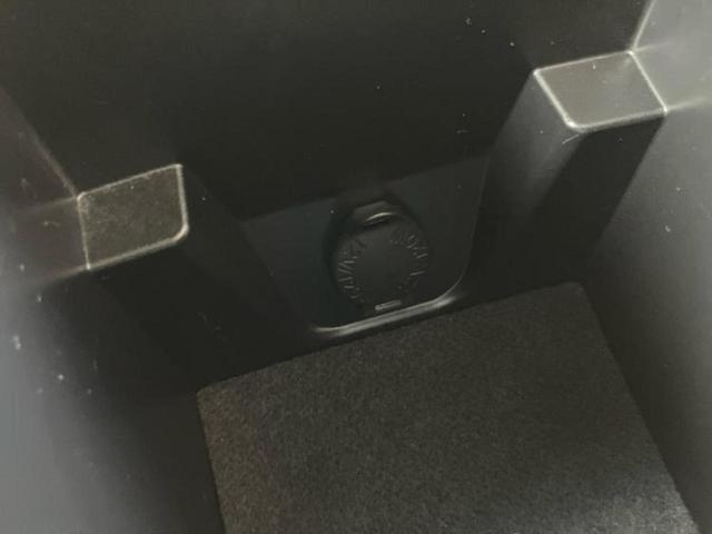 ハリアーハイブリッド ４ＷＤプログレスメタルアンドレザーパッケージ　新品タイヤ／サンルーフ／ＪＢＬ／保証書／純正　９インチ　ＳＤナビ／トヨタセーフティセンス／エアーシート　前席／パノラミックビューモニター／車線逸脱防止支援システム／シート　フルレザー／電動バックドア（38枚目）