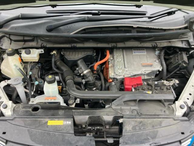 セレナ eパワーハイウェイスターV 新品タイヤ/保証書/純正 10インチ SDナビ/フリップダウンモニター 純正 12.8インチ/インテリジェントルームミラー/衝突安全装置/両側電動スライドドア/シートヒーター 前席 全周囲カメラ(46枚目)