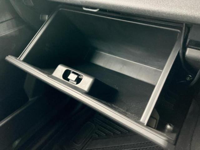 グローブボックス