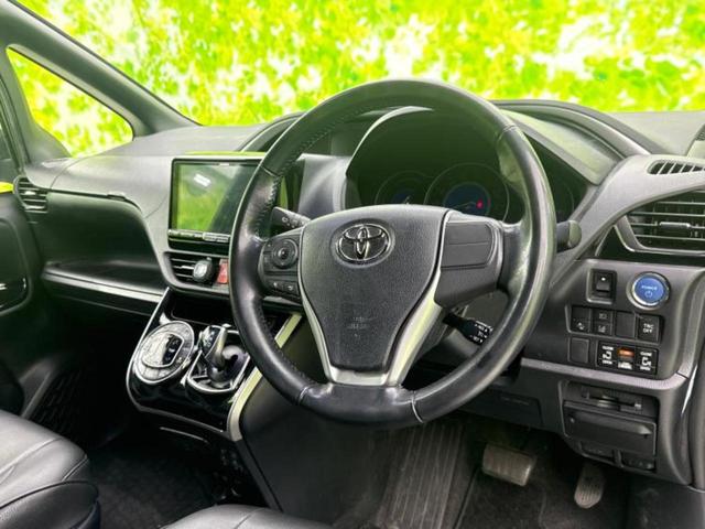 ヴォクシー ハイブリッドZSキラメキ2 新品タイヤ/保証書/社外 9インチ SDナビ/フリップダウンモニター 社外 10.2インチ/衝突安全装置/両側電動スライドドア/シートヒーター 前席/車線逸脱防止支援システム 衝突被害軽減システム(4枚目)