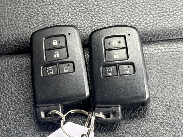 ヴォクシー ハイブリッドZSキラメキ2 新品タイヤ/保証書/社外 9インチ SDナビ/フリップダウンモニター 社外 10.2インチ/衝突安全装置/両側電動スライドドア/シートヒーター 前席/車線逸脱防止支援システム 衝突被害軽減システム(33枚目)