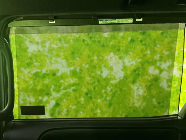 ヴォクシー ハイブリッドZSキラメキ2 新品タイヤ/保証書/社外 9インチ SDナビ/フリップダウンモニター 社外 10.2インチ/衝突安全装置/両側電動スライドドア/シートヒーター 前席/車線逸脱防止支援システム 衝突被害軽減システム(43枚目)