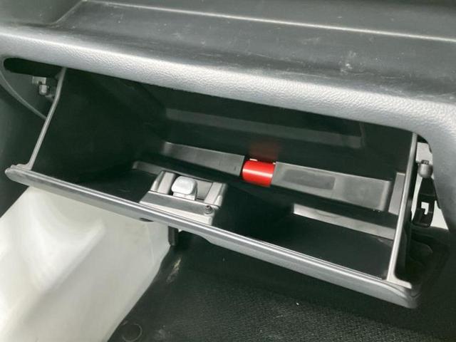 キャリイトラック 4WD KC 新品タイヤ/保証書/セーフティサポート(スズキ)/アイドリングストップ/エアバッグ 運転席/エアバッグ 助手席/衝突安全ボディ/オートライト/マニュアルエアコン/取扱説明書/ユーザー買取車 4WD(21枚目)