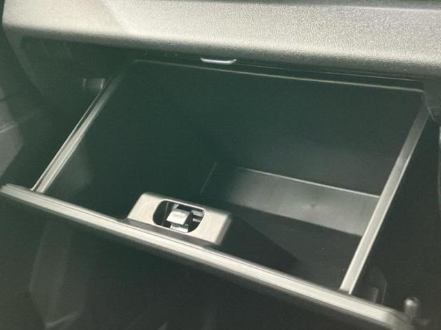 グローブボックス