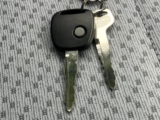 キャリイトラック 4WD KC 保証書/デュアルカメラブレーキサポート(スズキ)/ABS/エアバッグ 運転席/衝突安全ボディ/パワーウインドウ/キーレスエントリー/パワーステアリング/オートライト/ワンオーナー/取扱説明書 4WD(18枚目)