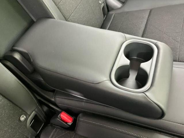 ヴェゼル ｅＨＥＶ　Ｚ　保証書／純正　９インチ　ＳＤナビ／衝突安全装置／シートヒーター／車線逸脱防止支援システム／シート　ハーフレザー／電動バックドア／ヘッドランプ　ＬＥＤ／ＥＴＣ／ＥＢＤ付ＡＢＳ／横滑り防止装置（42枚目）