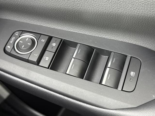 プリウス G 保証書/ディスプレイオーディオ+ナビ8インチ/トヨタセーフティセンス/シートヒーター 前席/車線逸脱防止支援システム/ドライブレコーダー 前後/ヘッドランプ LED/Bluetooth接続 禁煙車(29枚目)