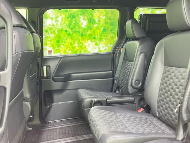 ヴォクシー ハイブリッドＳ－Ｚ　保証書／純正　１０インチ　ＳＤナビ／フリップダウンモニター／トヨタセーフティセンス／両側電動スライドドア／シートヒーター　前席／車線逸脱防止支援システム／シート　ハーフレザー／ドライブレコーダー　前後（8枚目）