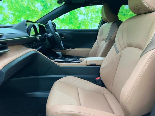 クラウンスポーツ ４ＷＤ　Ｚ　ガラスルーフ／モデリスタエアロ／保証書／ディスプレイオーディオ＋ナビ１２．３インチ／デジタルインナーミラー／トヨタセーフティセンス／シートヒーター／全方位モニター／車線逸脱防止支援システム　革シート（6枚目）