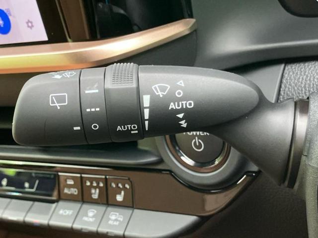 クラウンスポーツ ４ＷＤ　Ｚ　ガラスルーフ／モデリスタエアロ／保証書／ディスプレイオーディオ＋ナビ１２．３インチ／デジタルインナーミラー／トヨタセーフティセンス／シートヒーター／全方位モニター／車線逸脱防止支援システム　革シート（17枚目）