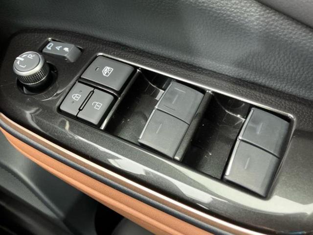 クラウンスポーツ ４ＷＤ　Ｚ　ガラスルーフ／モデリスタエアロ／保証書／ディスプレイオーディオ＋ナビ１２．３インチ／デジタルインナーミラー／トヨタセーフティセンス／シートヒーター／全方位モニター／車線逸脱防止支援システム　革シート（29枚目）