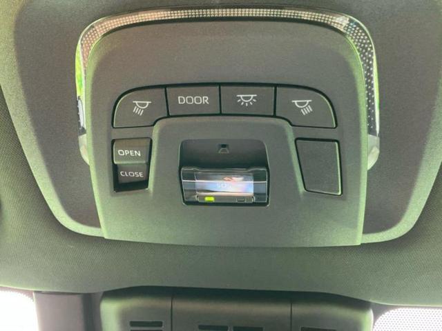 クラウンスポーツ ４ＷＤ　Ｚ　ガラスルーフ／モデリスタエアロ／保証書／ディスプレイオーディオ＋ナビ１２．３インチ／デジタルインナーミラー／トヨタセーフティセンス／シートヒーター／全方位モニター／車線逸脱防止支援システム　革シート（30枚目）