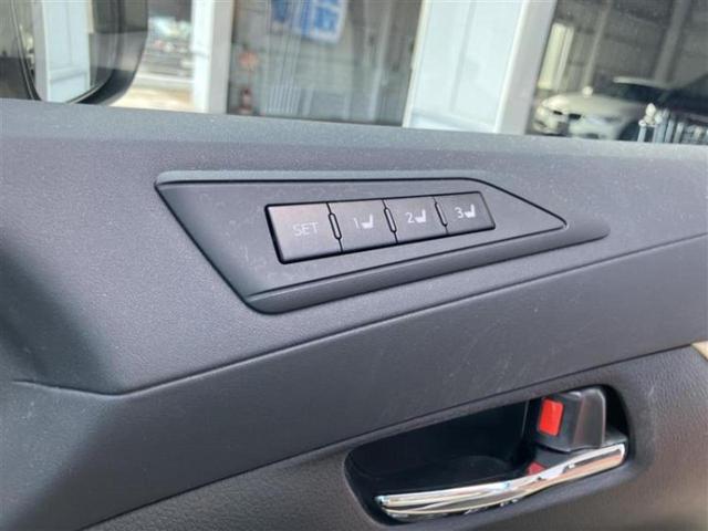 アルファード ４ＷＤ　Ｇ　新品タイヤ／保証書／社外　１１インチ　メモリーナビ／トヨタセーフティセンス／両側電動スライドドア／車線逸脱防止支援システム／シート　合皮／ヘッドランプ　ＬＥＤ／ＵＳＢジャック　衝突被害軽減システム（17枚目）