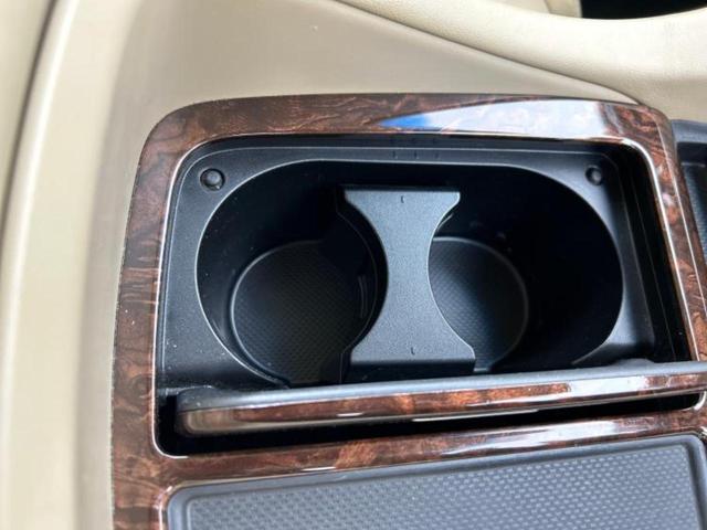 アルファード ４ＷＤ　Ｇ　新品タイヤ／保証書／社外　１１インチ　メモリーナビ／トヨタセーフティセンス／両側電動スライドドア／車線逸脱防止支援システム／シート　合皮／ヘッドランプ　ＬＥＤ／ＵＳＢジャック　衝突被害軽減システム（43枚目）