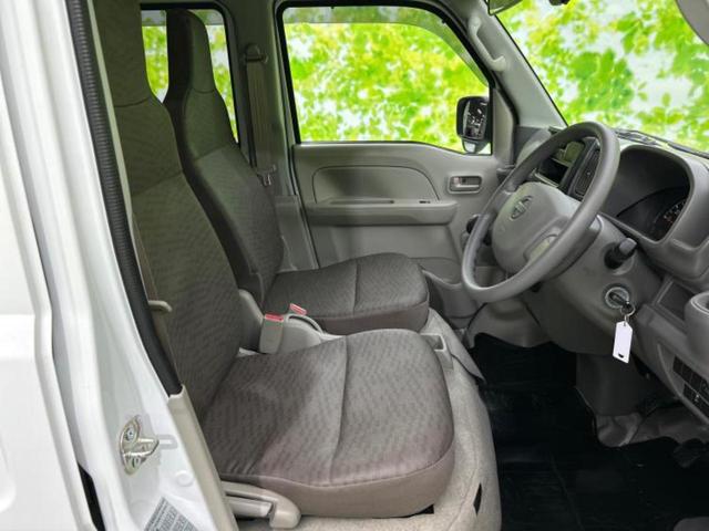 NV100クリッパーバン 4WD DX 保証書/ドライブレコーダー 社外/EBD付ABS/横滑り防止装置/禁煙車/エアバッグ 運転席/エアバッグ 助手席/パワーウインドウ/パワーステアリング/オートライト/マニュアルエアコン/定期点検記録簿(4枚目)