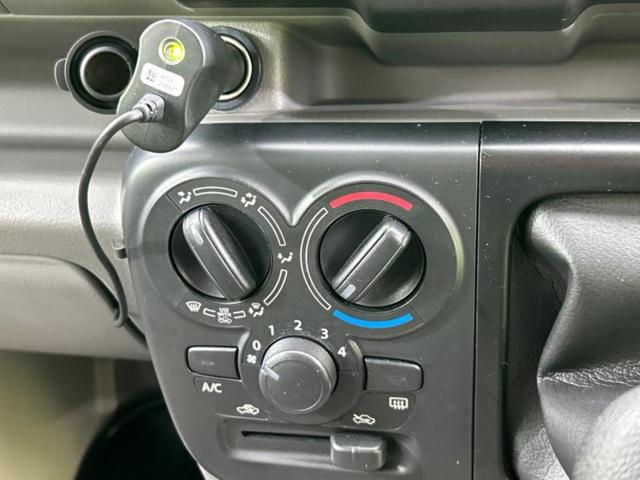 NV100クリッパーバン 4WD DX 保証書/ドライブレコーダー 社外/EBD付ABS/横滑り防止装置/禁煙車/エアバッグ 運転席/エアバッグ 助手席/パワーウインドウ/パワーステアリング/オートライト/マニュアルエアコン/定期点検記録簿(24枚目)