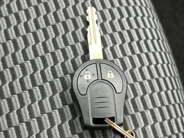 マーチ S 新品タイヤ/保証書/ETC/EBD付ABS/エアバッグ 運転席/エアバッグ 助手席/パワーウインドウ/キーレスエントリー/パワーステアリング/オートライト/マニュアルエアコン/取扱説明書(28枚目)