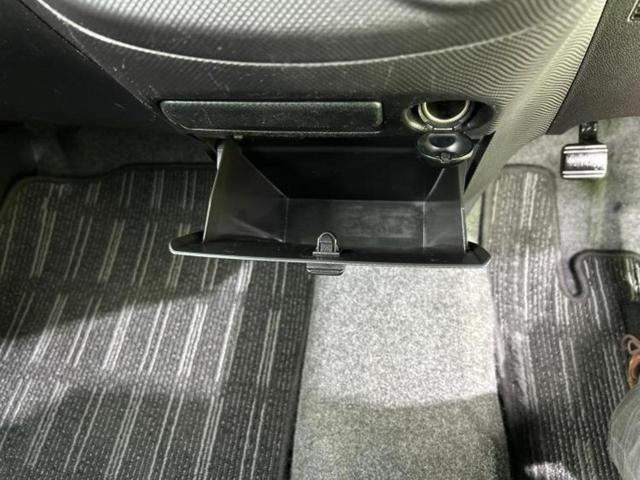 タントエグゼ カスタムＧ　新品タイヤ／社外　ＳＤナビ／ＥＴＣ／ＥＢＤ付ＡＢＳ／エアバッグ　運転席／エアバッグ　助手席／アルミホイール　純正　１４インチ／パワーウインドウ／キーレスエントリー／オートエアコン／パワーステアリング（33枚目）