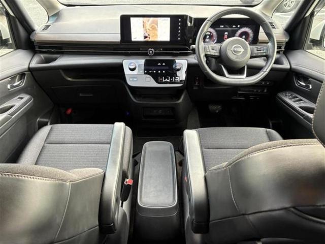 セレナ eパワーハイウェイスターV 保証書/純正 SDナビ/フリップダウンモニター/インテリジェントルームミラー/衝突安全装置/両側電動スライドドア/アラウンドビューモニター/車線逸脱防止支援システム 衝突被害軽減システム 全周囲カメラ(4枚目)