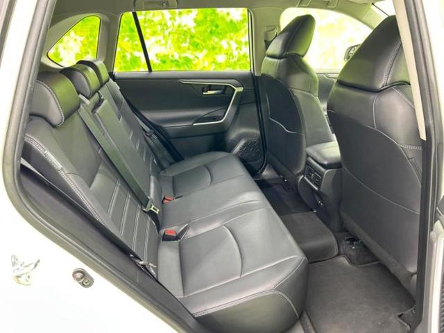 RAV4 4WD G Zパッケージ TRDエアロ/保証書/ディスプレイオーディオ+ナビ9インチ/デジタルインナーミラー/衝突安全装置/シートヒーター 前席/パノラミックビューモニター/車線逸脱防止支援システム/シート 合皮 全周囲カメラ(5枚目)