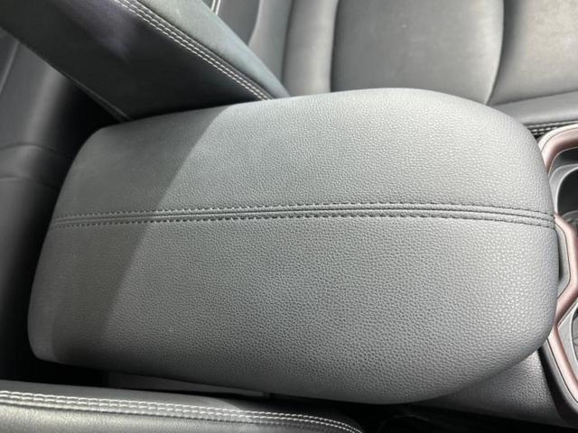 RAV4 4WD G Zパッケージ TRDエアロ/保証書/ディスプレイオーディオ+ナビ9インチ/デジタルインナーミラー/衝突安全装置/シートヒーター 前席/パノラミックビューモニター/車線逸脱防止支援システム/シート 合皮 全周囲カメラ(33枚目)