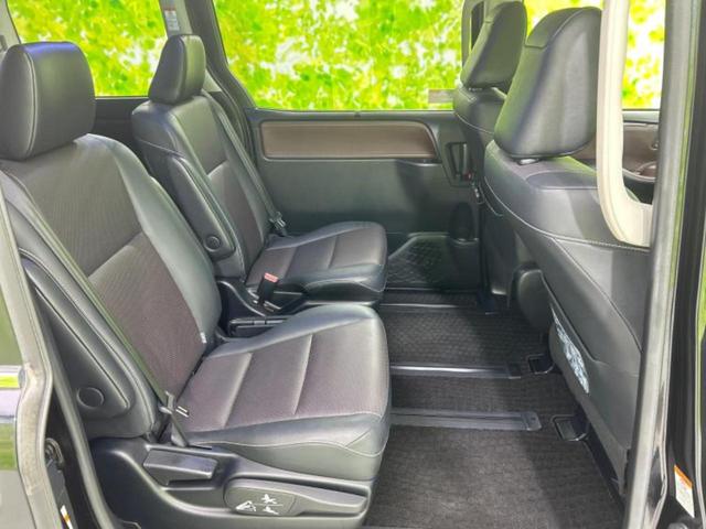 エスクァイア ハイブリッドGi 純正エアロ/純正 9インチ SDナビ/フリップダウンモニター 純正 12.8インチ/両側電動スライドドア/シートヒーター/シート 合皮/パーキングアシスト バックガイド フルエアロ 後席モニター(5枚目)