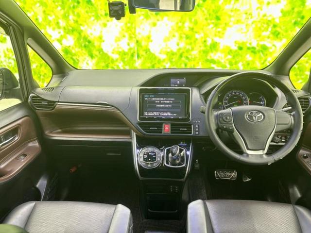 エスクァイア ハイブリッドGi 純正エアロ/純正 9インチ SDナビ/フリップダウンモニター 純正 12.8インチ/両側電動スライドドア/シートヒーター/シート 合皮/パーキングアシスト バックガイド フルエアロ 後席モニター(9枚目)