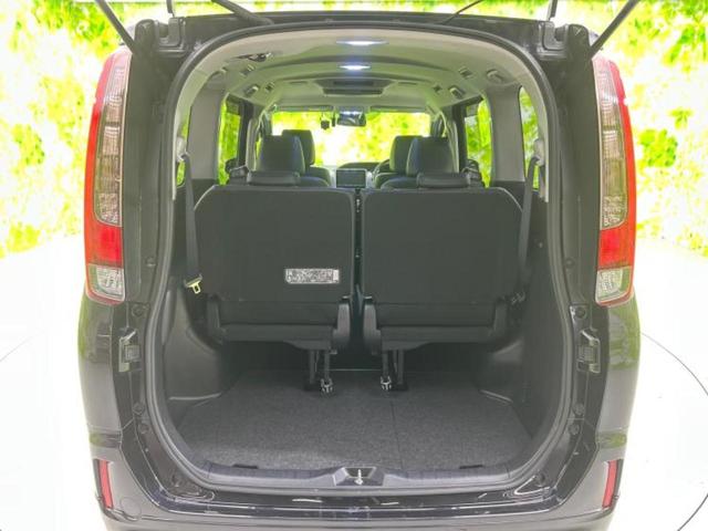 エスクァイア ハイブリッドGi 純正エアロ/純正 9インチ SDナビ/フリップダウンモニター 純正 12.8インチ/両側電動スライドドア/シートヒーター/シート 合皮/パーキングアシスト バックガイド フルエアロ 後席モニター(19枚目)