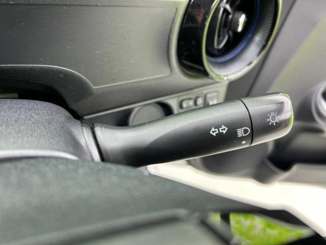 アクア S 新品タイヤ/保証書/社外 SDナビ/車線逸脱防止支援システム/パーキングアシスト バックガイド/Bluetooth接続/HDMI接続/ETC/EBD付ABS/横滑り防止装置 DVD再生 レーンアシスト(17枚目)