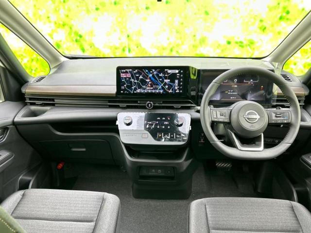 セレナ ４ＷＤハイウェイスターＶ　ディスプレイオーディオ＋ナビ１２．３インチ／インテリジェントルームミラー／衝突安全装置／両側電動スライドドア／シートヒーター　前席／アラウンドビューモニター／車線逸脱防止支援システム　全周囲カメラ（9枚目）