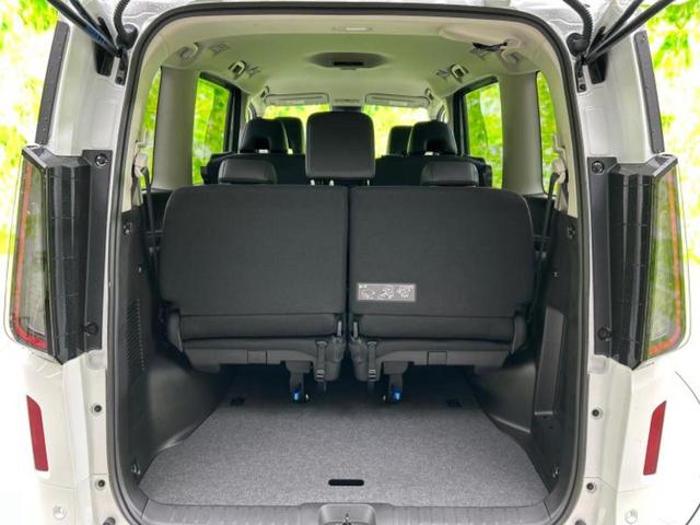 セレナ ４ＷＤハイウェイスターＶ　ディスプレイオーディオ＋ナビ１２．３インチ／インテリジェントルームミラー／衝突安全装置／両側電動スライドドア／シートヒーター　前席／アラウンドビューモニター／車線逸脱防止支援システム　全周囲カメラ（19枚目）