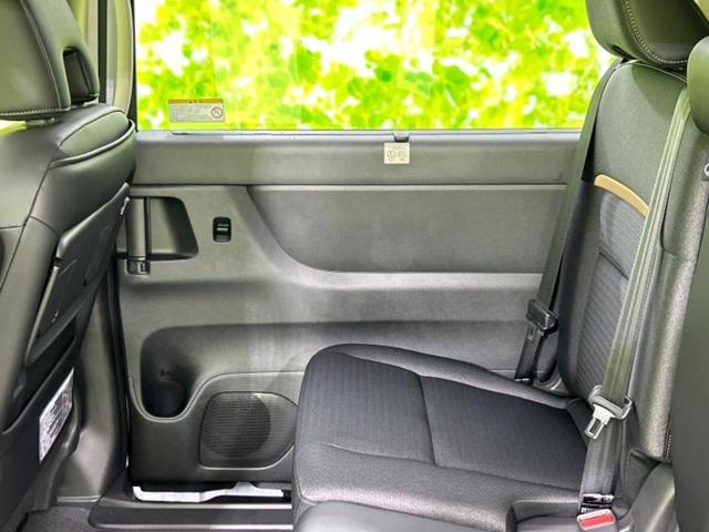 セレナ ４ＷＤハイウェイスターＶ　ディスプレイオーディオ＋ナビ１２．３インチ／インテリジェントルームミラー／衝突安全装置／両側電動スライドドア／シートヒーター　前席／アラウンドビューモニター／車線逸脱防止支援システム　全周囲カメラ（23枚目）