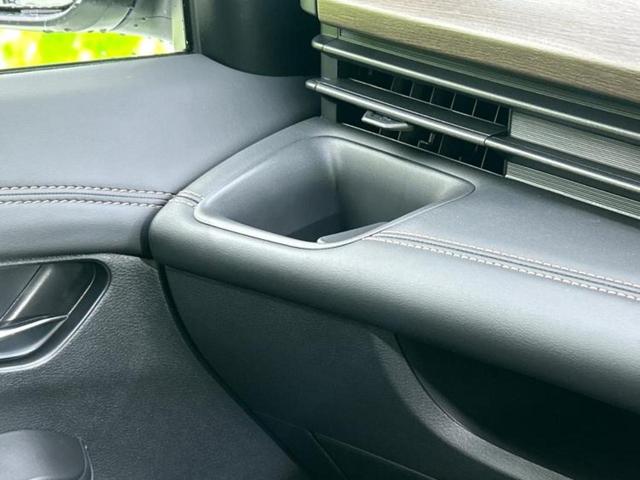 セレナ ４ＷＤハイウェイスターＶ　ディスプレイオーディオ＋ナビ１２．３インチ／インテリジェントルームミラー／衝突安全装置／両側電動スライドドア／シートヒーター　前席／アラウンドビューモニター／車線逸脱防止支援システム　全周囲カメラ（37枚目）