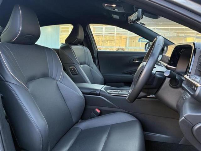 クラウンクロスオーバー 4WD Gアドバンスドレザーパッケージ 保証書/ディスプレイオーディオ+ナビ/デジタルインナーミラー/衝突安全装置/シートヒーター/全方位モニター/車線逸脱防止支援システム/シート 合皮/ヘッドランプ LED/ETC 衝突被害軽減システム(5枚目)