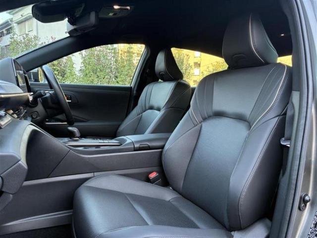 クラウンクロスオーバー 4WD Gアドバンスドレザーパッケージ 保証書/ディスプレイオーディオ+ナビ/デジタルインナーミラー/衝突安全装置/シートヒーター/全方位モニター/車線逸脱防止支援システム/シート 合皮/ヘッドランプ LED/ETC 衝突被害軽減システム(6枚目)