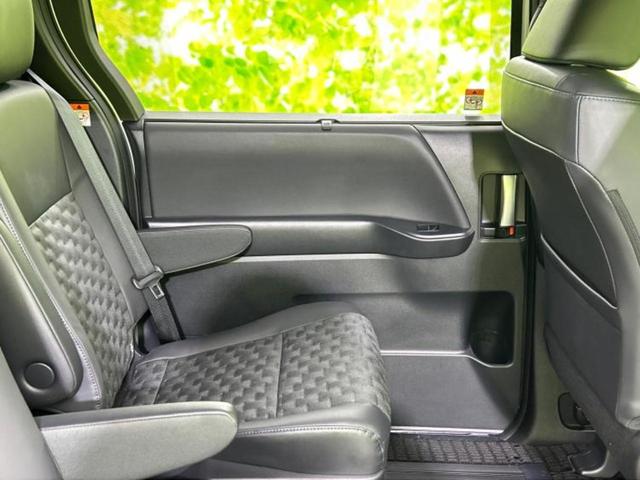 ヴォクシー ４ＷＤ　Ｓ－Ｚ　新品タイヤ／モデリスタエアロ／ディスプレイオーディオ＋ナビ８インチ／衝突安全装置／両側電動スライドドア／シートヒーター　前席／車線逸脱防止支援システム／シート　合皮／ヘッドランプ　ＬＥＤ　フルエアロ（24枚目）